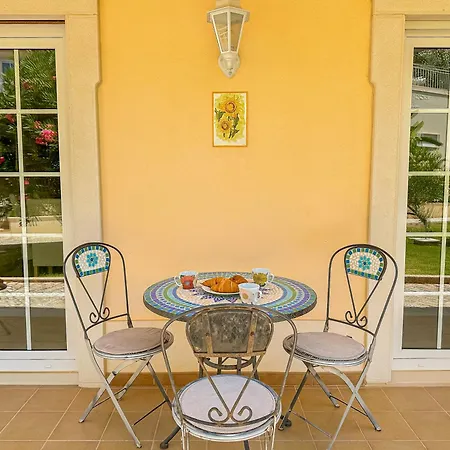 Homes Paradise View With 3 Bedrooms & 2 Swimming Pools *